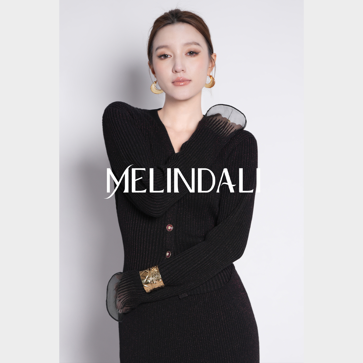 MELINDA LI【黑玫瑰】细闪绵羊毛透明纱V领喇叭袖鱼尾裙针织套装