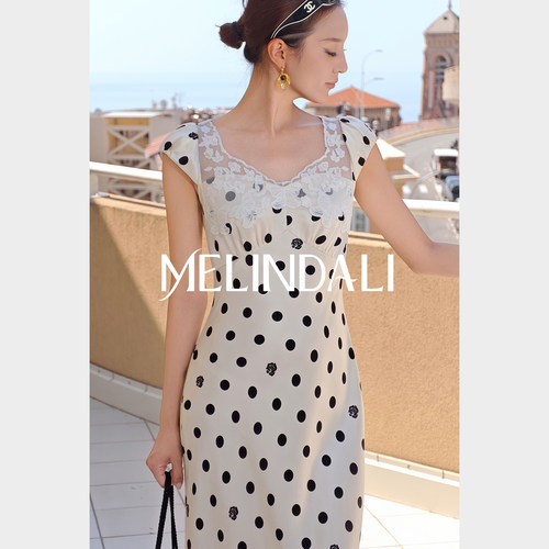 MELINDA LI【掌管优雅】法式高级感醋酸波点玫瑰蕾丝收腰短袖连衣