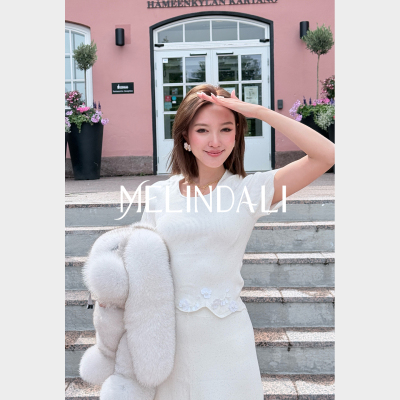 MELINDA LI【小绒花】3D定位花U领花瓣袖五彩珠片上衣半裙套装