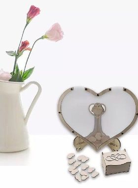 Buku Tamu Pernikahan Berbentuk Hati Alternatif Sederhana