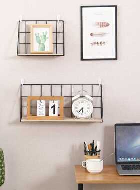 Modern and simple wall shelf, one character partition board,