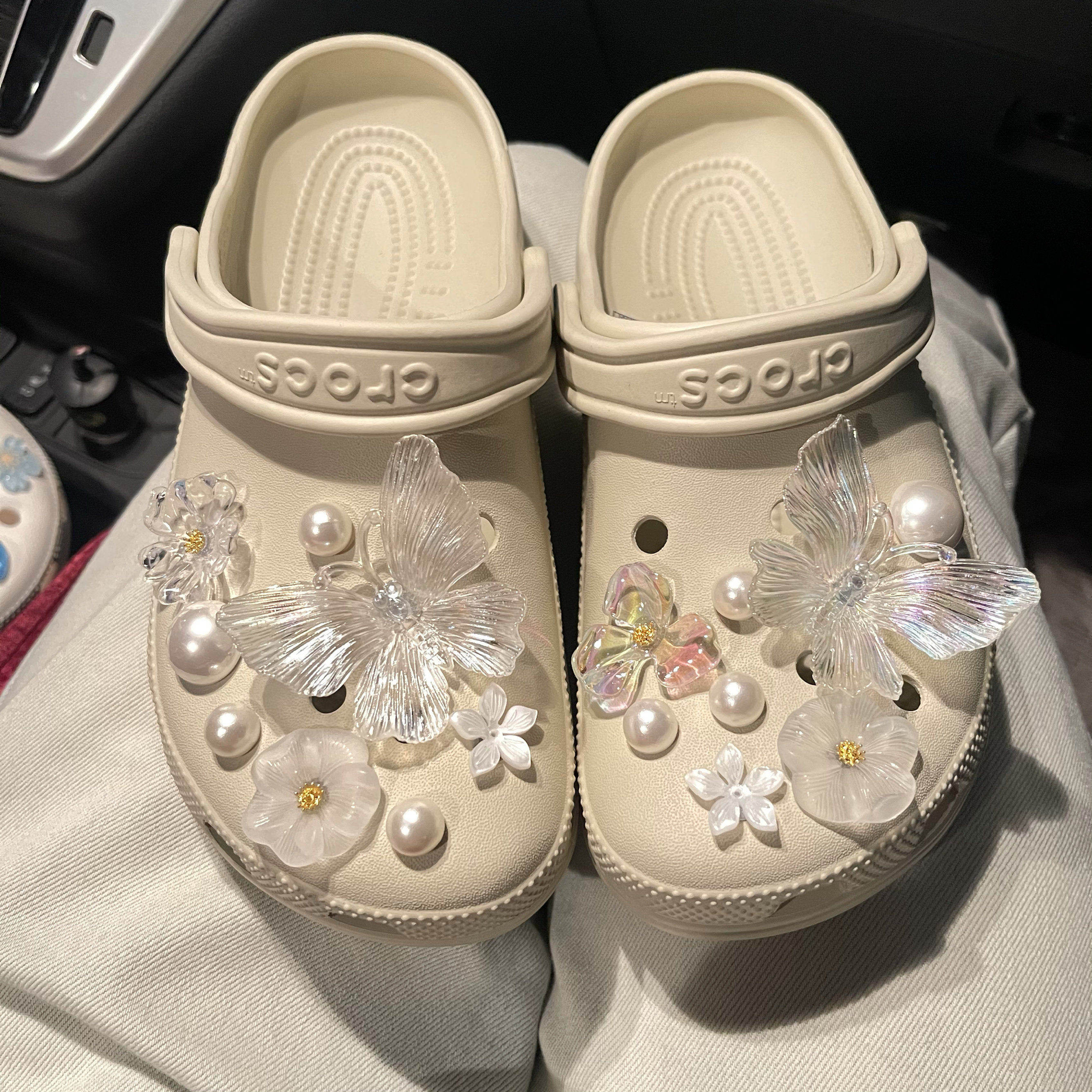 洞洞鞋配饰diy花钻蝴蝶crocs卡骆驰装饰扣配件cross拖鞋可拆卸女