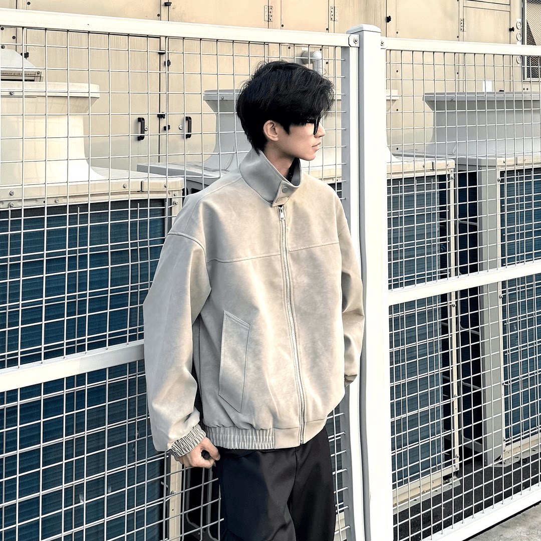 แจ็กเก็ตหนัง PU ย้อมด้วยเทคนิคไท-ได แนวตะวันตก สไตล์เรโทรอเมริกัน คอปกตั้ง ทรงหลวม ใช้งานได้หลากหลาย โค้ทคู่รักสำหรับฤดูใบไม้ผลิ ฤดูใบไม้ร่วง และฤดูหนาว