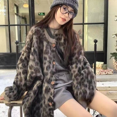复古豹纹保暖毛衣外套女秋冬慵懒风宽松中长款小众马海毛针织开衫