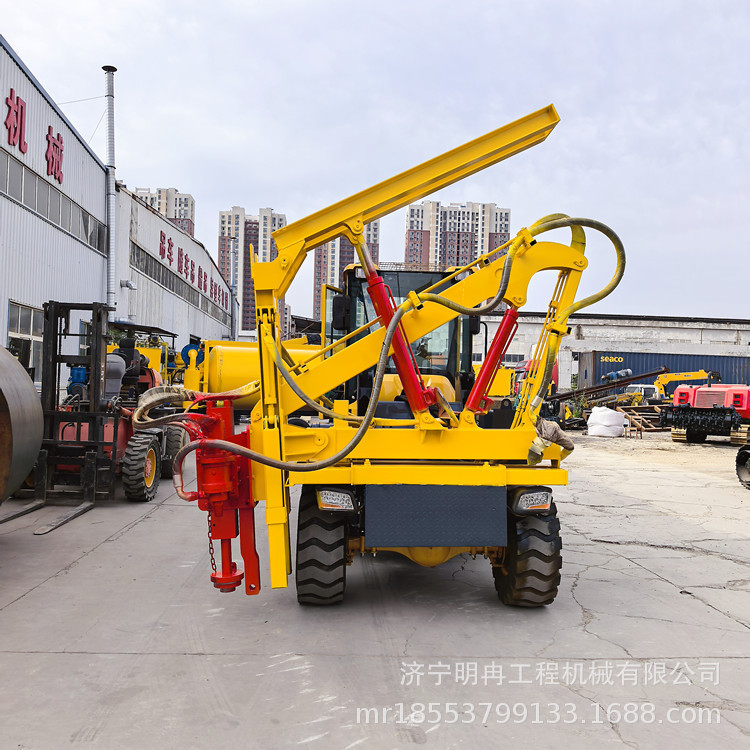高速路护栏打桩机铁路安全护栏安装全液压动力砸桩压桩拔桩一体机