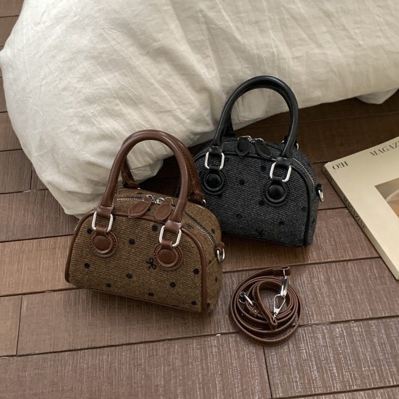 韩版小众手拎贝壳包女2026新款高级感通勤斜挎包休闲单肩保龄球包