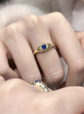 蓝色锆石戒指尾戒中古高级感食指