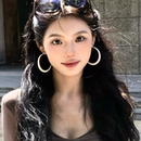 zoozmomo欧美气质白色大圆圈耳环女甜酷显白高级感冷淡风夸张耳饰