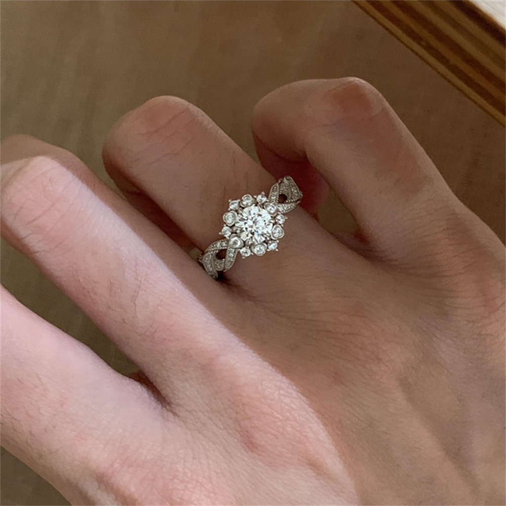 爆闪满钻银色手捧花戒指