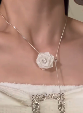 白色网纱玫瑰花朵长项链