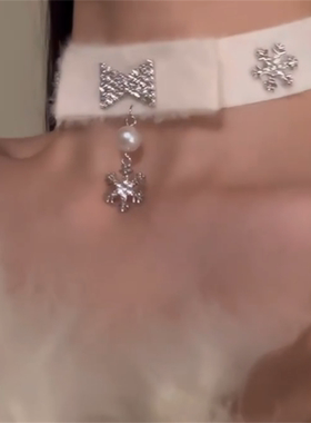 氛围感白色雪花蝴蝶结毛绒choker