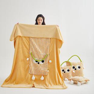 法兰绒抱枕毯子两用二合一四季通用夏凉被卡通贴布绣手提毛毯子