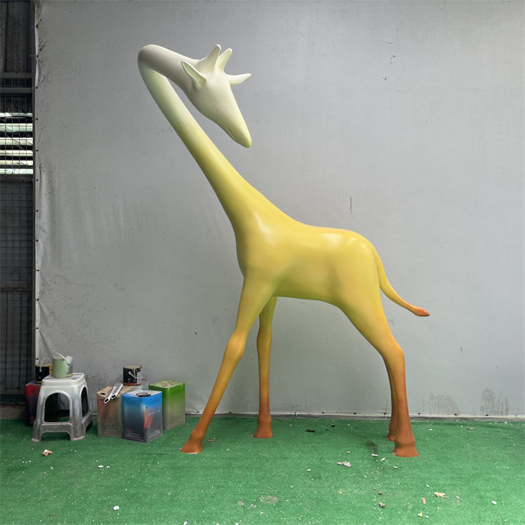 玻璃钢长颈鹿雕塑落地美陈摆件