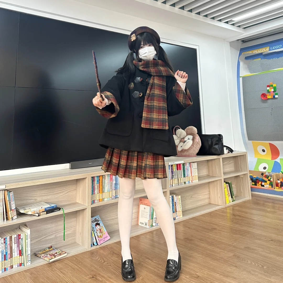 【扶光】JK制服毛呢套装学院风可爱格子披风围巾领外套冬季两件套