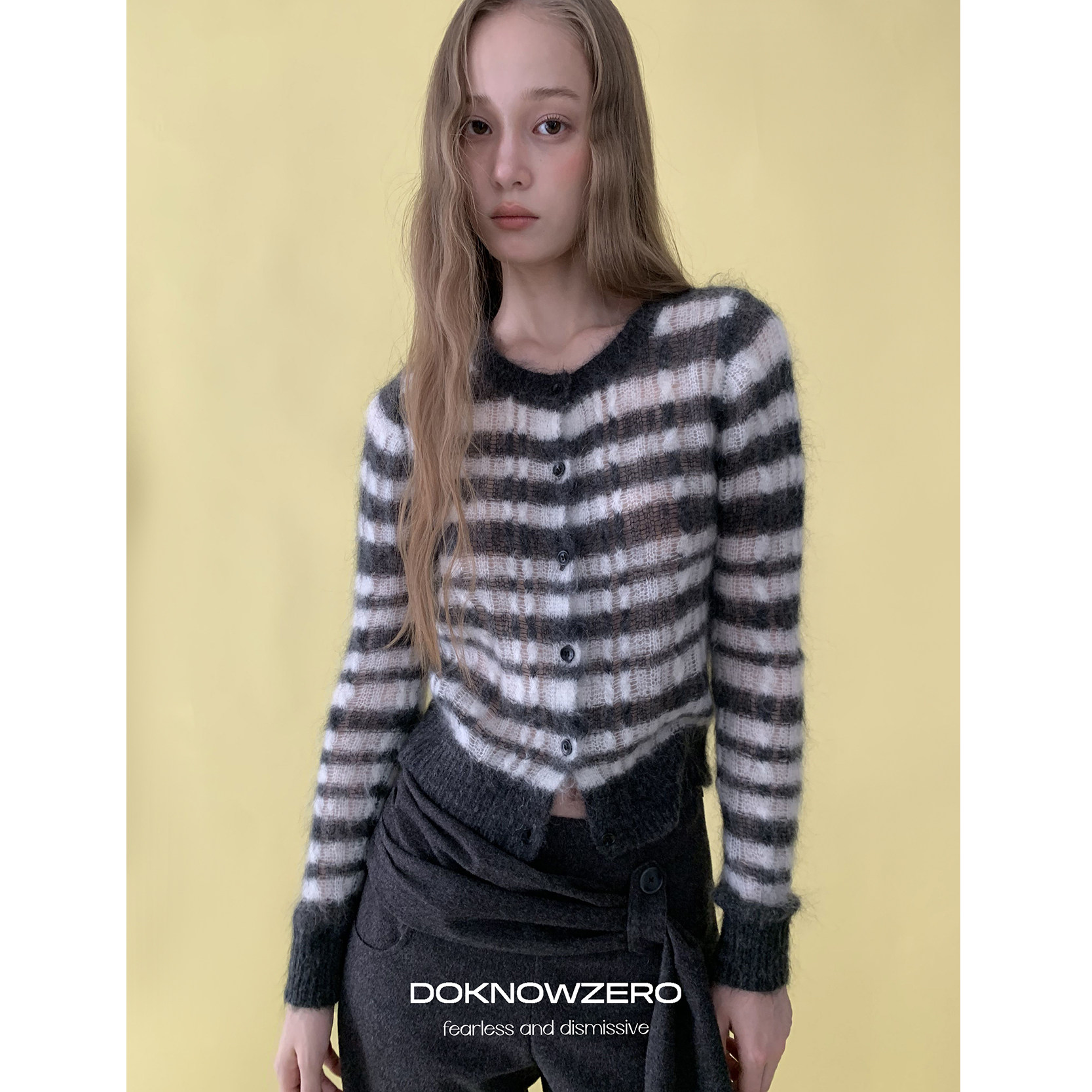 DKZ  马海毛绒感针织开衫女秋季薄款复古撞色条纹上衣