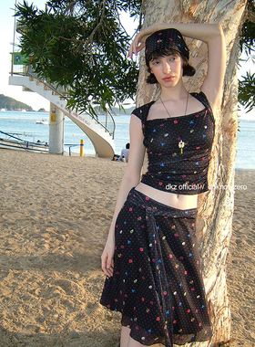 DKZ  黑色方领印花短袖t恤女夏季新款宽松伞裙方巾三件套