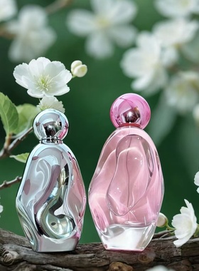 Kylie Jenner Cosmic香水2.0镜面金小妹凯莉星际花园试香小样