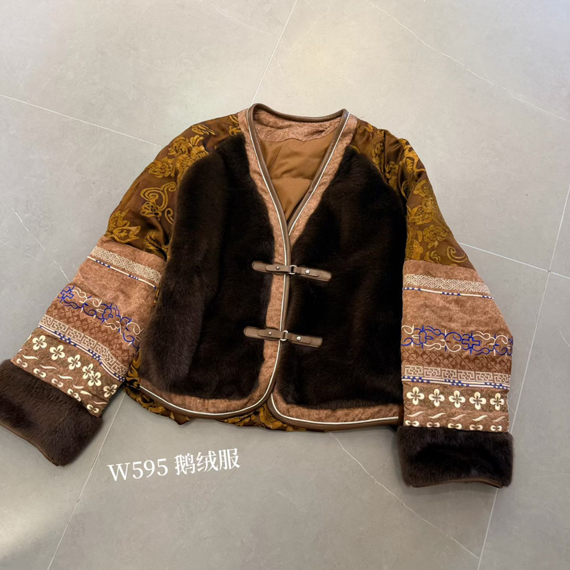 莓果冬上新新中式复古盘扣短款拼接保暖羽绒服外套W595