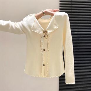 韩系气质木耳边V领修身针织衫女冬季新款甜美温柔纽扣打底衫上衣