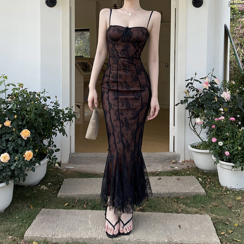 小可wiwi法式性感蕾丝吊带连衣裙女高级感气质网纱包臀鱼尾长裙子