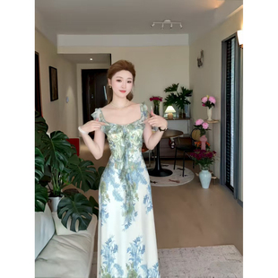 小可wiwi新中式 国风莫奈花园绿色连衣裙女荷叶边收腰度假印花长裙