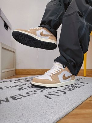 Nike/耐克Air Jordan 1 AJ1白棕低帮男女运动篮球鞋DZ4130-201