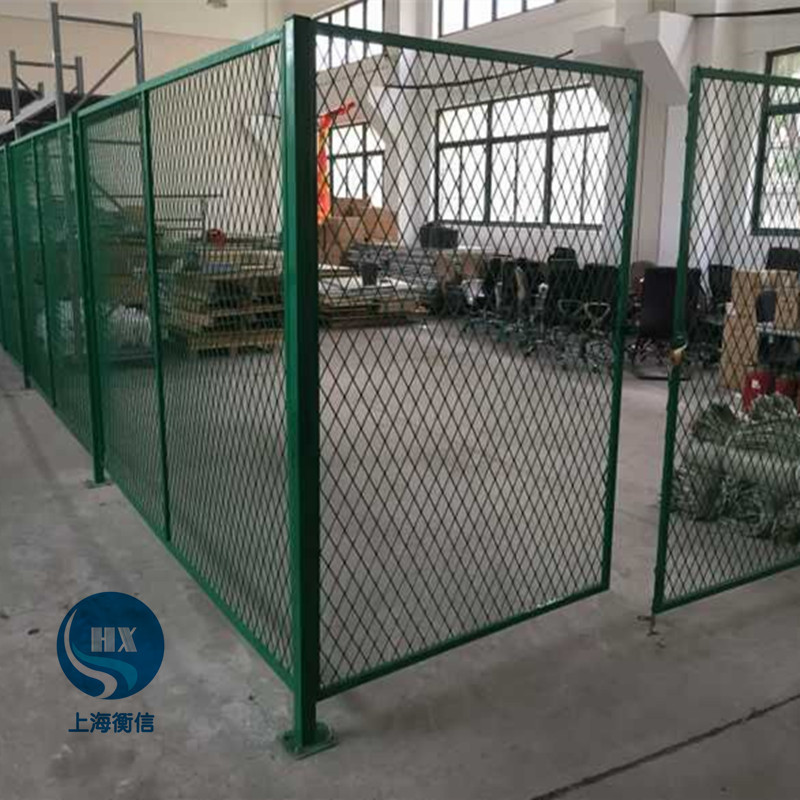 厂家 钢板网围栏网 车间仓库隔离网护栏网 包塑铁丝金属网栏