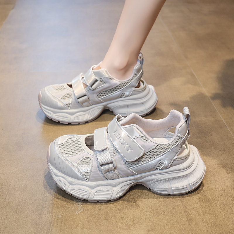 魔术贴软底轻便网面透气老爹凉鞋