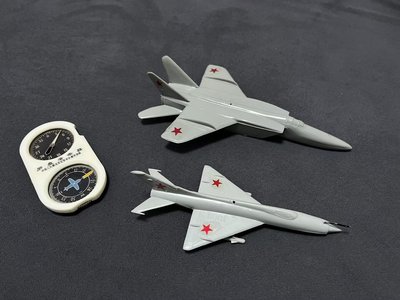 老货70年代飞行教具飞机模型苏军米格21米格25塑料训练罗盘教具