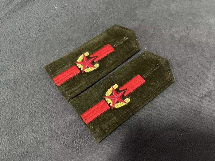 人武款布标套肩部穿套式软章