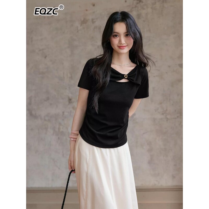 时尚气质黑色短袖t恤女士2026年新款春夏季法式小资穿搭镂空上衣