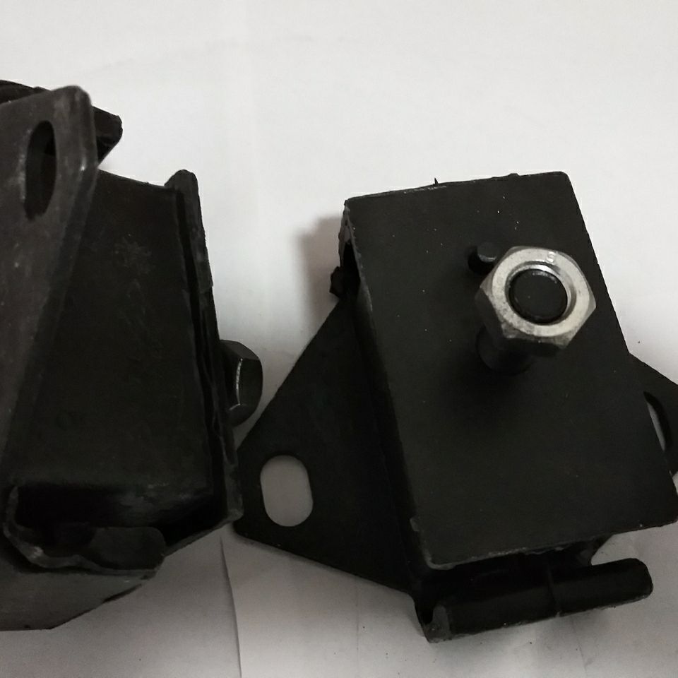 精忠云内410前发动机橡胶