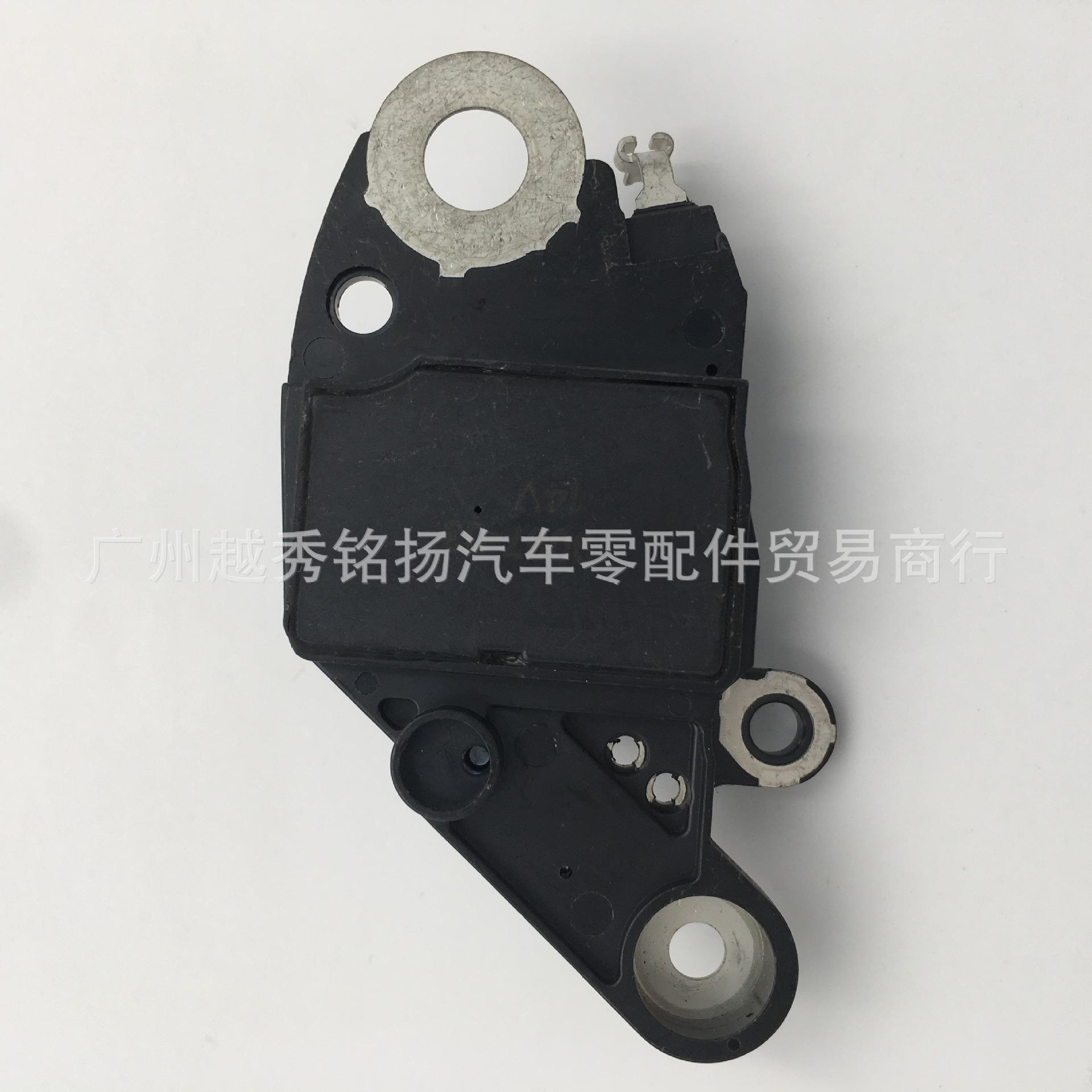 适用于原装雷米标志307汽车发电机调节器12V14V电子电压调节器