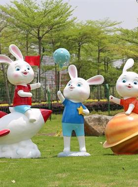 玻璃钢卡通兔子雕塑户外园林景观商场美陈公园幼儿园装饰动物摆件