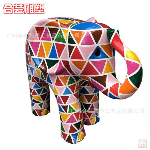 玻璃钢卡通彩绘小大象雕塑大型户外商场美陈创意个性几何动物模型