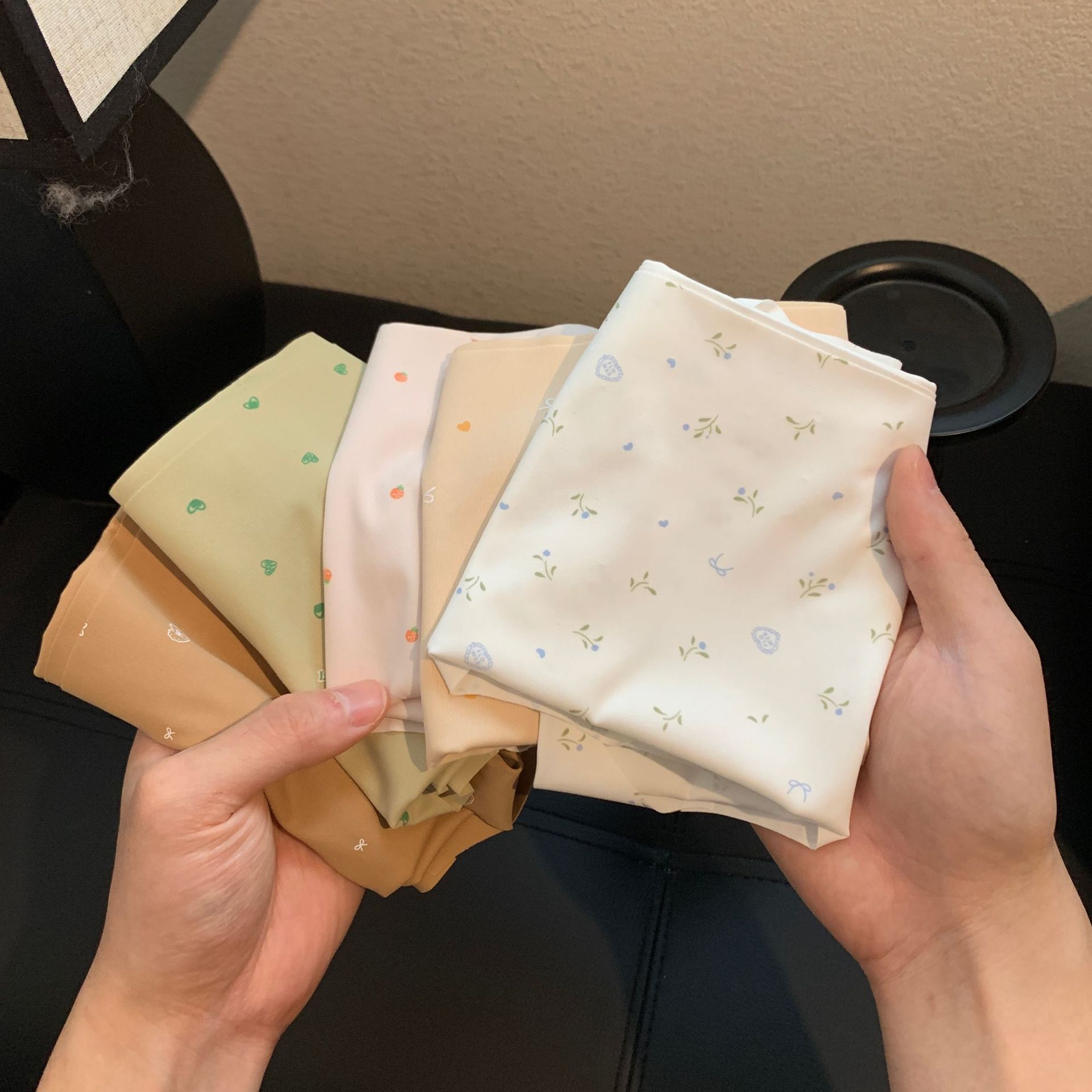 山茶花夏季单品~日系少女冰丝无痕中腰可爱女士波点甜美印花内裤