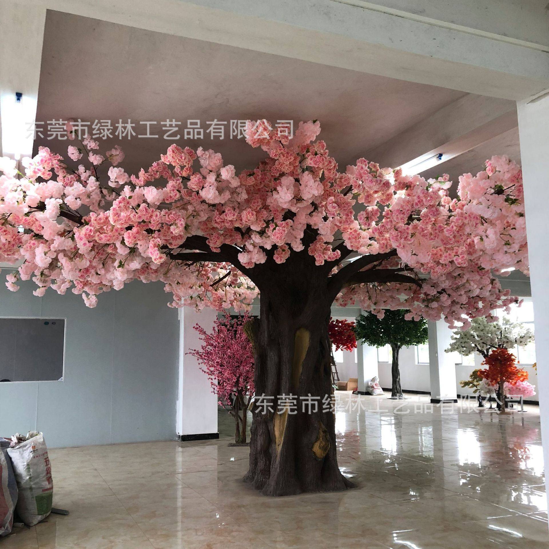 厂家直销大型水泥包柱子仿真樱花树假树商场室内装饰饭店造景摆件