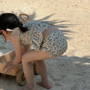 女童泳衣女孩碎花吊带分体游泳衣小公主夏季 潮 度假沙滩中小童泳装