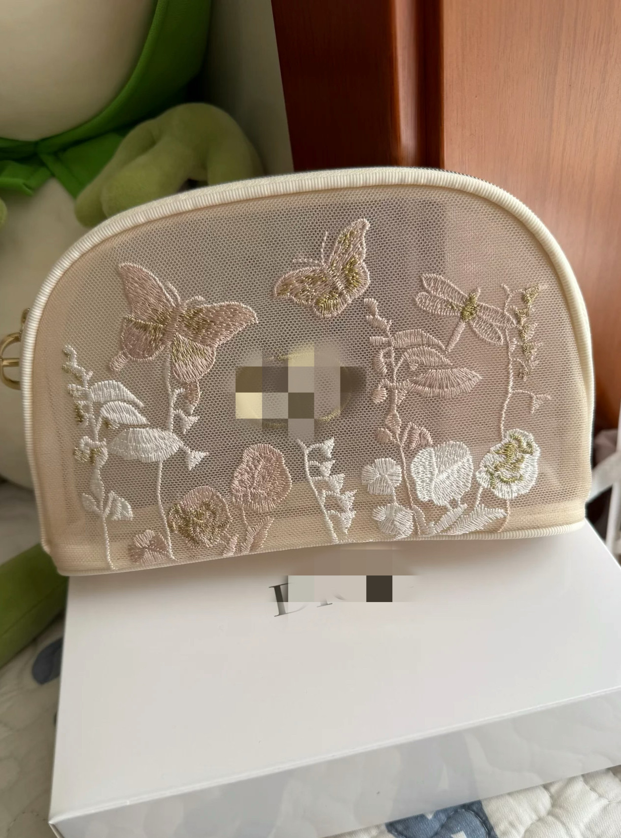 thumbnail for Spot! Authentic butterfly embroidery makeup bag mesh double shell makeup bag gold mesh shell makeup bag