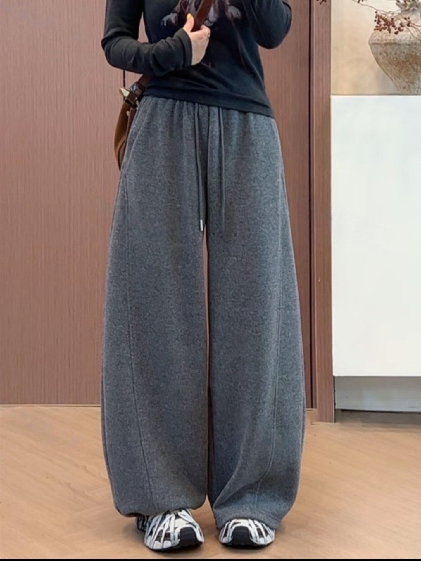 慵懒风抽绳阔腿休闲裤女2025秋冬新款宽松显瘦加绒加厚保暖弯刀裤