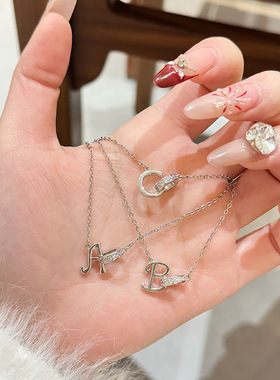 钛钢项链女不掉色带钻26字母项链小众高级轻奢时尚白带锁骨链饰品