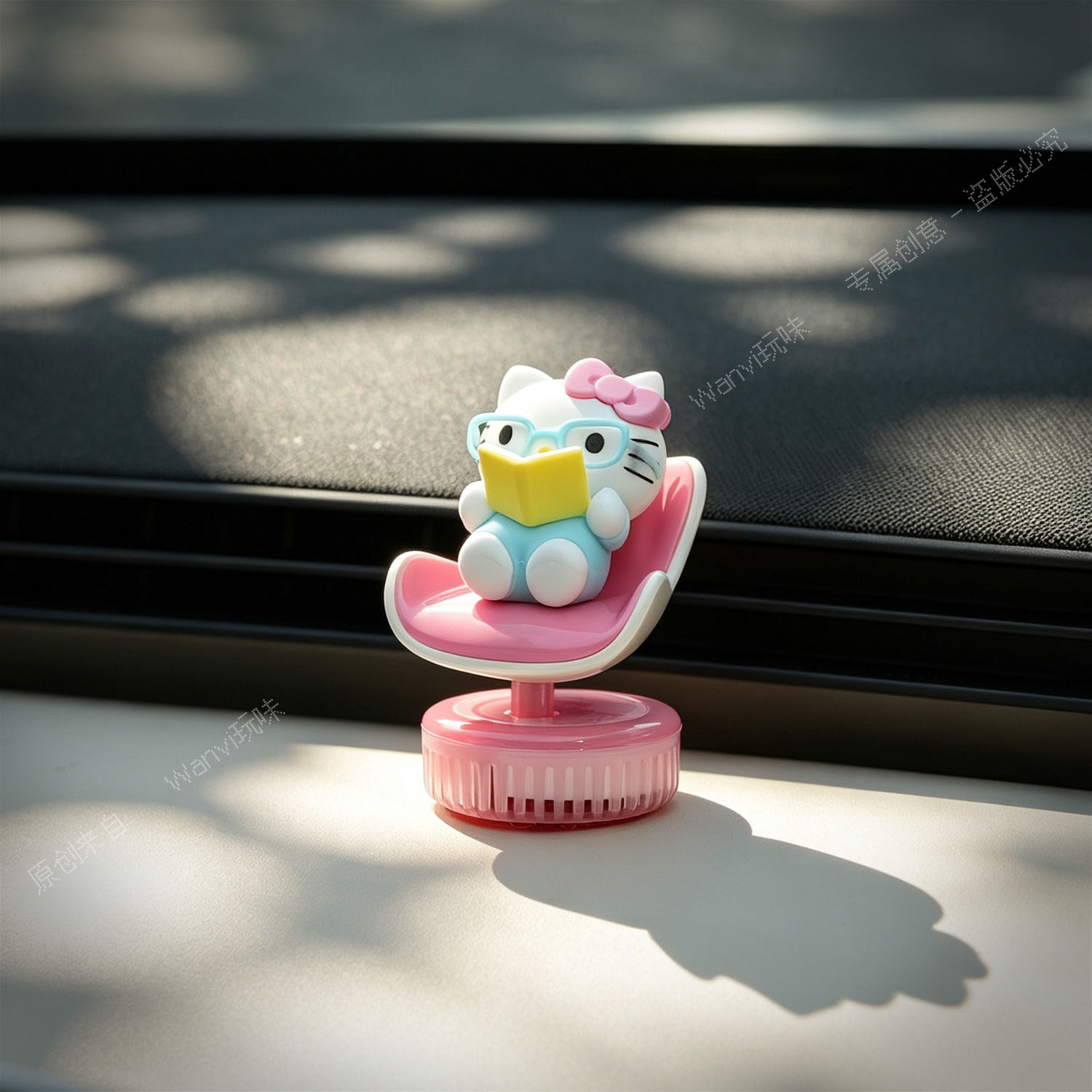 玩味HelloKitty车载香薰摆件汽车摆件高级感中控台装饰2026新款