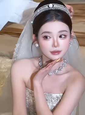 新娘简约闪钻皇冠头饰婚礼宴会