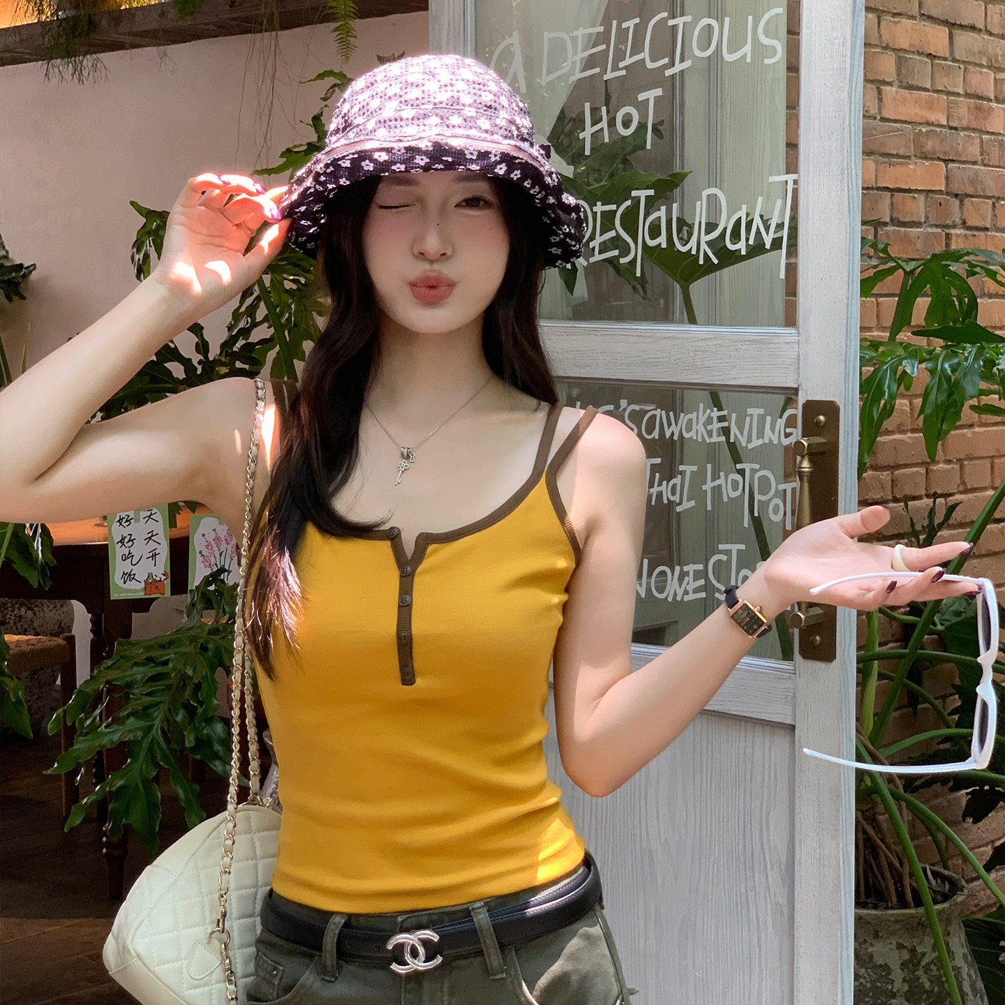 黄色方领美式吊带背心女夏外穿内搭2026新款撞色绝美无袖上衣