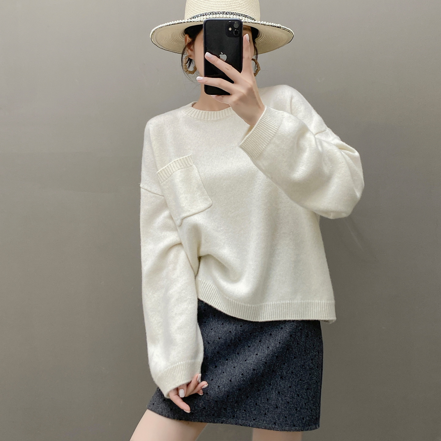 大表姐同款纯羊绒圆领带兜毛衣女