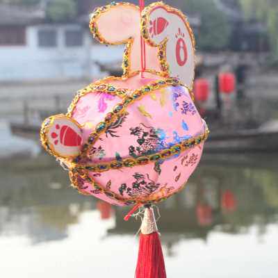 新款迷你新春元宵小兔灯笼五彩古风手提花灯布艺兔灯电子发光成品