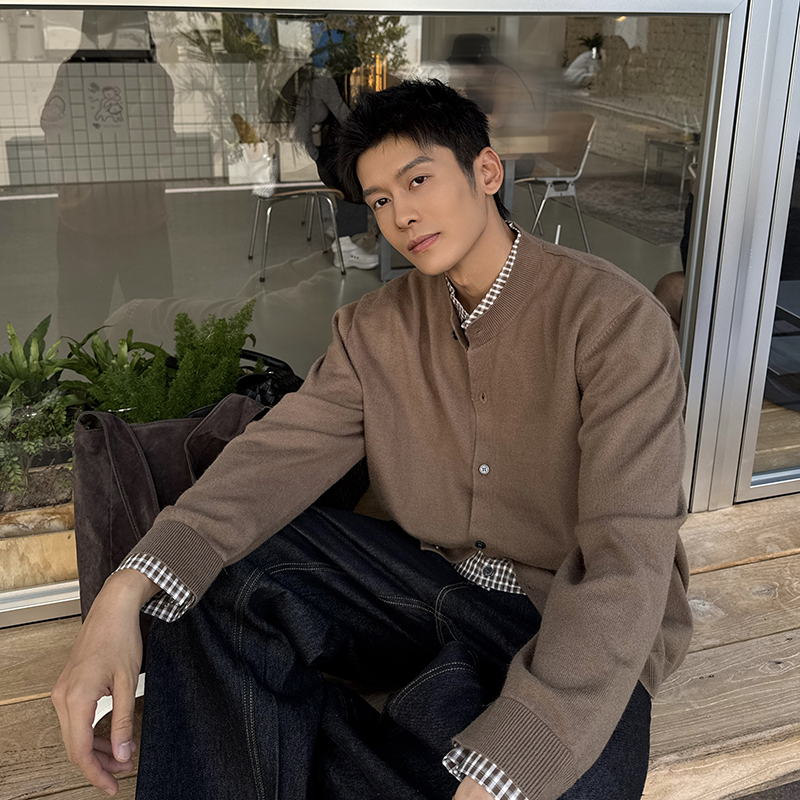 马克斯星球假两件拼接毛衣外套