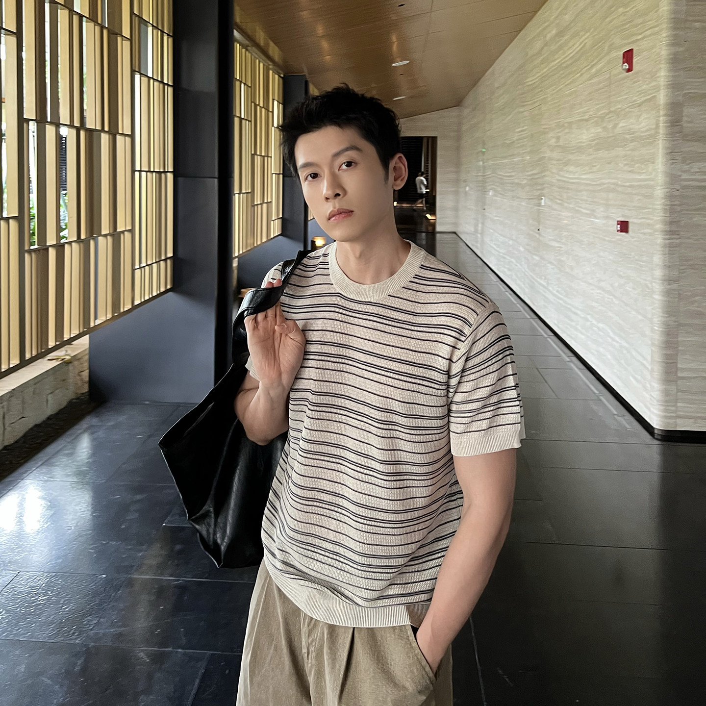 马克斯星球莱赛尔冰丝针织短袖图片