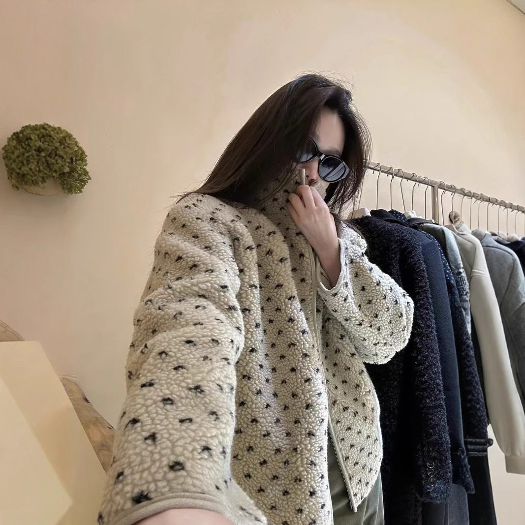 2025新款立领心点皮毛一体羊羔毛外套女保暖舒适厚款秋冬拉链