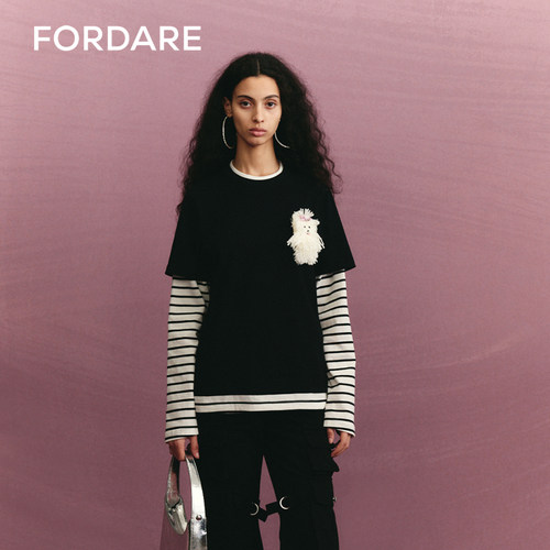 福蝶宽松小狗假两件长袖T